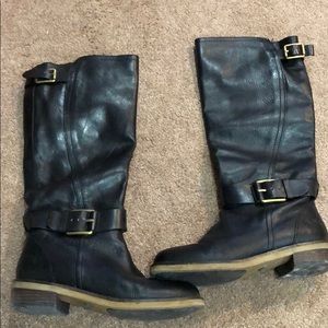 Black knee high lucky brand boots in size 7